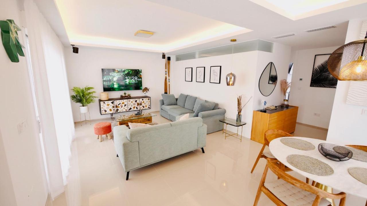 Fortuna Penthouse With Roof Terrace, Ac And Pool Рохалес Экстерьер фото