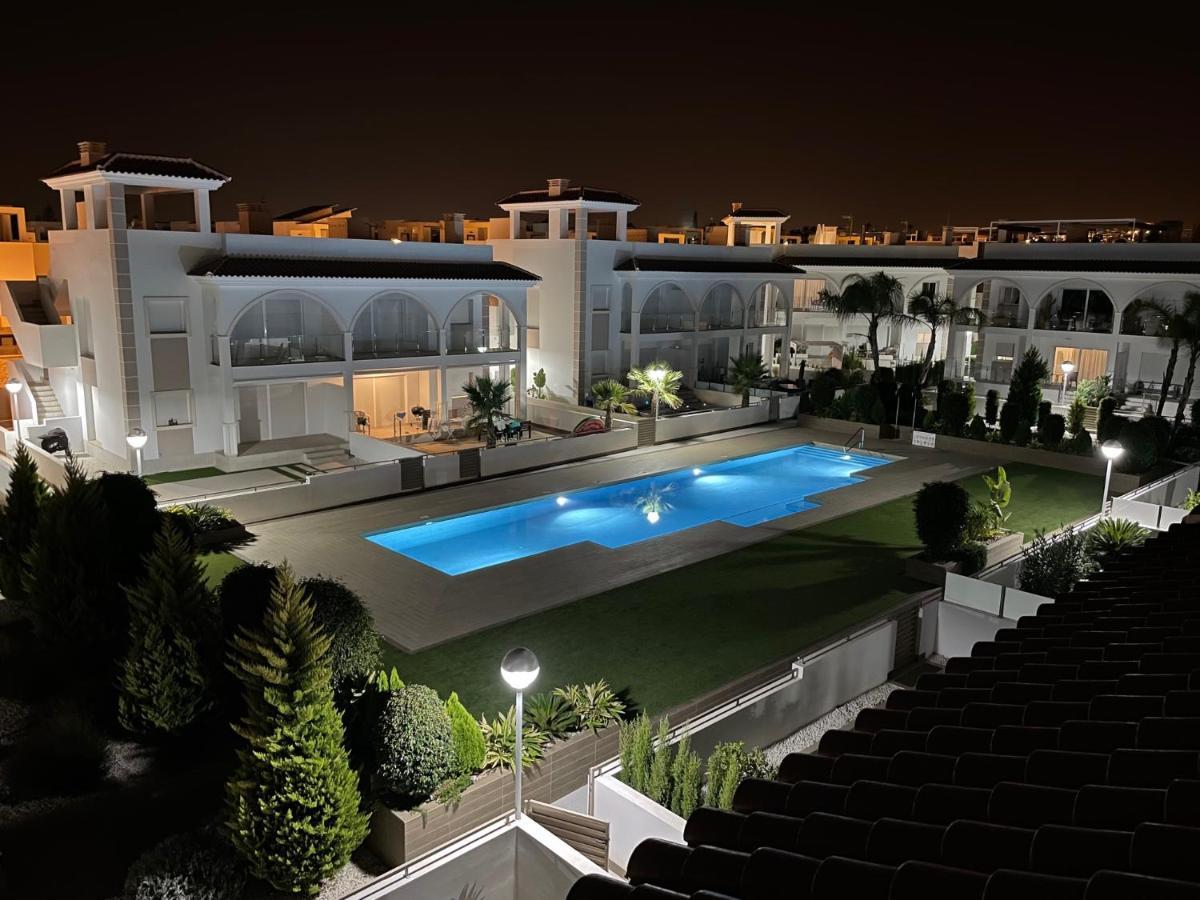 Fortuna Penthouse With Roof Terrace, Ac And Pool Рохалес Экстерьер фото